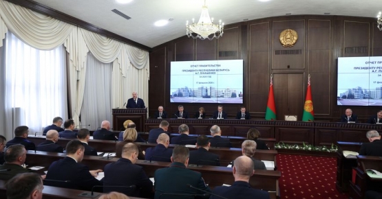 Лукашенко: время почти военное, экономика стала реальным полем боя